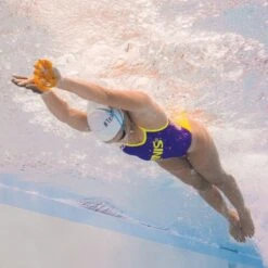 Finis ISO Paddles -The Ocean Motion 1.05.033 swim04