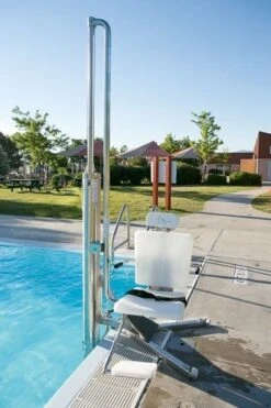 Gallatin Water Powered Lift -The Ocean Motion 17020